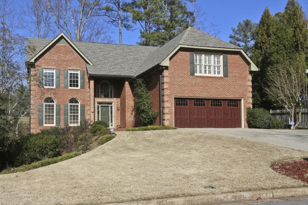 4 bedroom single family residence sold at 915 Manchester Place, Atlanta, GA 30328