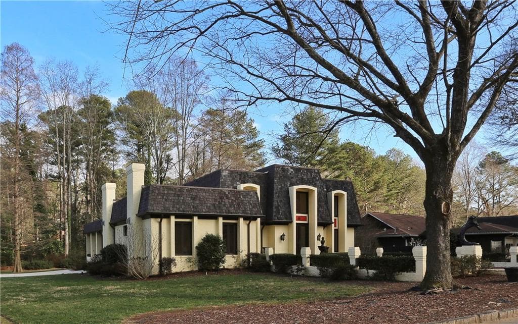 4 bedroom, 3,083 sq ft single family residence sold at 2609 Leslie Drive, Atlanta, GA 30345