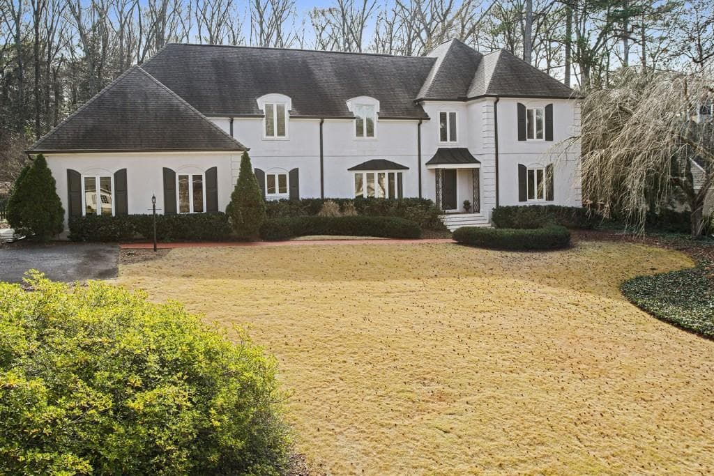 4 bedroom, 4,658 sq ft single family residence sold at 2886 Rivermeade Drive, Atlanta, GA 30327