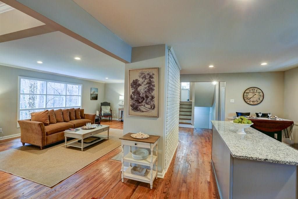4 bedroom, 3,989 sq ft single family residence sold at 5164 Timber Trail, Atlanta, GA 30342