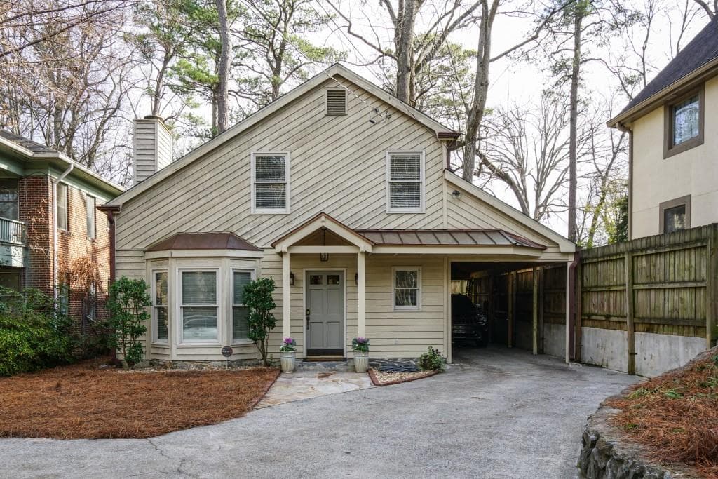 3 bedroom, 1,889 sq ft single family residence sold at 2059 Northside Drive, Atlanta, GA 30305
