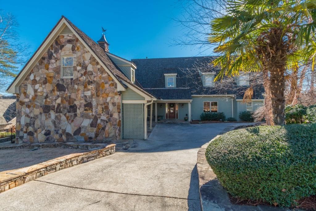 8235 Overview Court, Roswell, GA 30076 — most recent listing photo