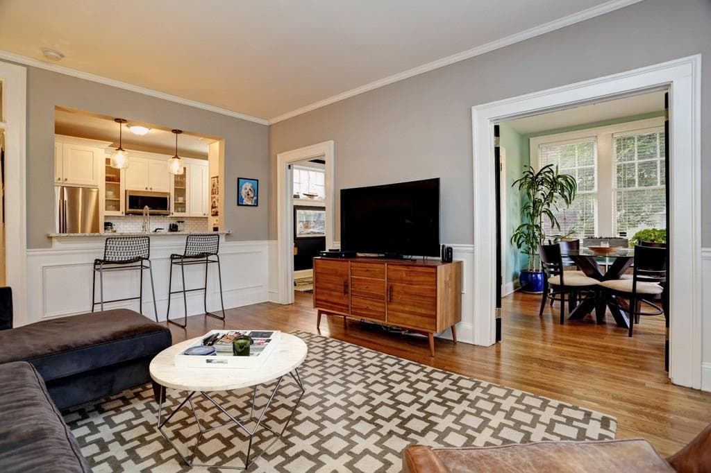 2 bedroom, 1,080 sq ft condominium sold at 18 Collier Road 2, Atlanta, GA 30309