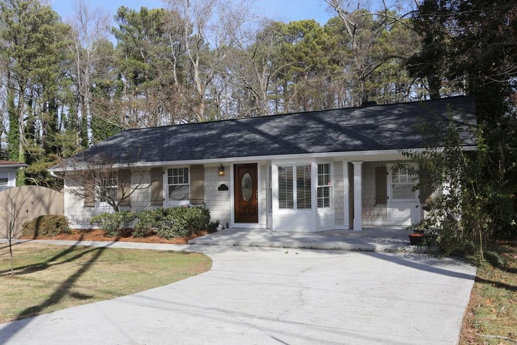 3 bedroom, 2,992 sq ft single family residence sold at 2735 Skyland Drive, Brookhaven, GA 30319