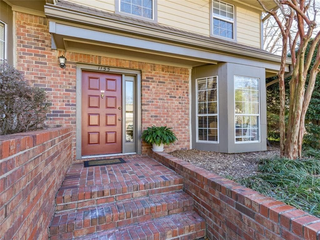 2 bedroom, 1,360 sq ft townhouse sold at 1155 Weatherstone Drive, Atlanta, GA 30324