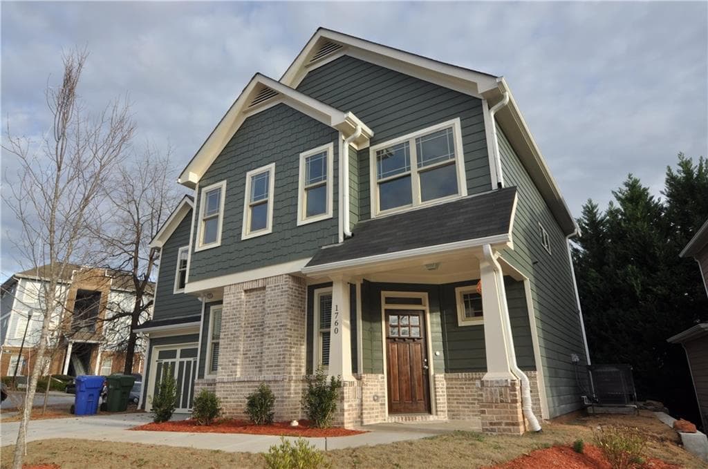 4 bedroom, 2,300 sq ft single family residence sold at 1760 Maple Walk Circle, Atlanta, GA 30315