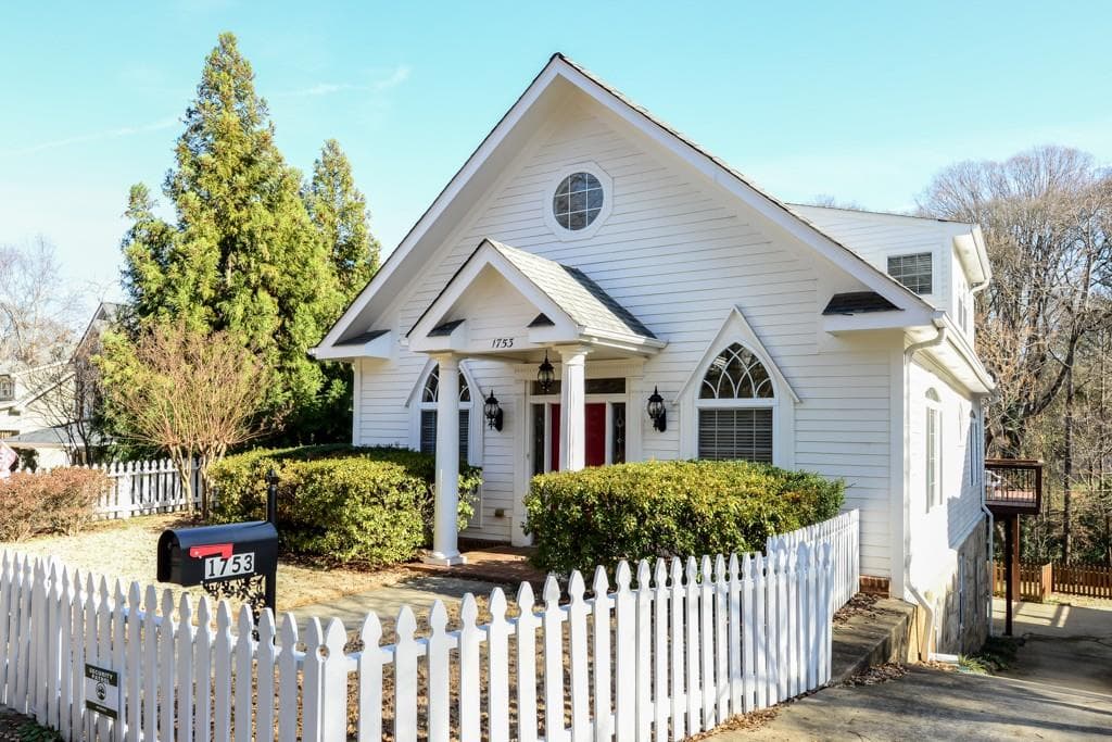 3 bedroom, 2,823 sq ft single family residence sold at 1753 Marvin Street, Atlanta, GA 30318