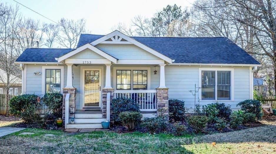 3 bedroom, 1,600 sq ft single family residence sold at 1753 Flat Shoals Road, Atlanta, GA 30316