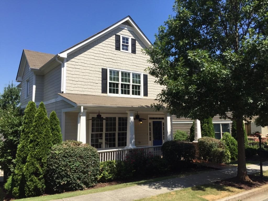 3 bedroom, 2,106 sq ft single family residence sold at 1572 Gilstrap Lane, Atlanta, GA 30318
