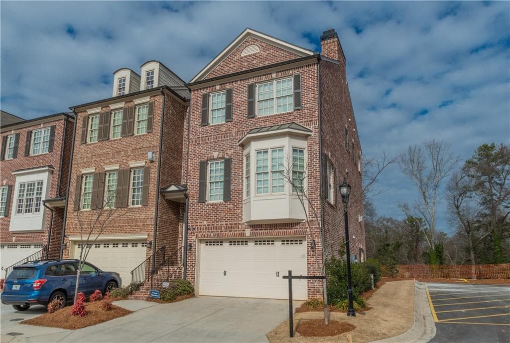 4 bedroom, 2,184 sq ft townhouse sold at 565 Rose Garden Lane, Alpharetta, GA 30009