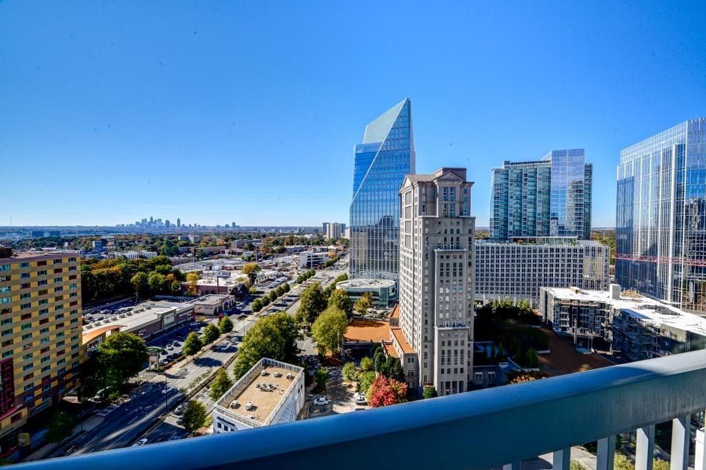 1 bedroom, 736 sq ft condominium sold at 3324 Peachtree Road 2108, Atlanta, GA 30326