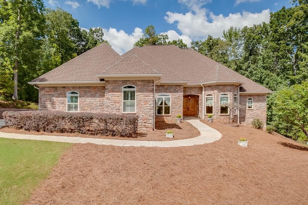 4622 Windcroft Circle, Hoschton, GA 30548 — most recent listing photo