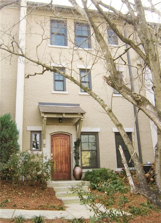 3 bedroom, 2,109 sq ft townhouse sold at 207 Knob Hills Circle, Decatur, GA 30030