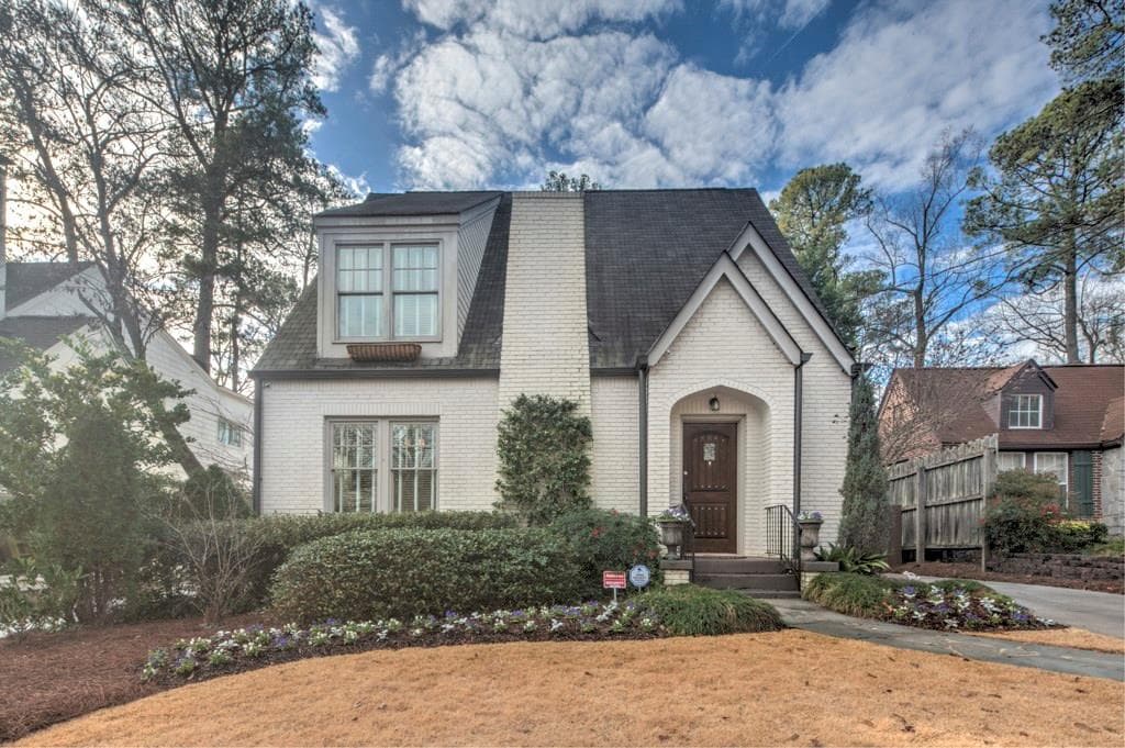 4 bedroom, 3,384 sq ft single family residence sold at 2330 Hurst Drive, Atlanta, GA 30305