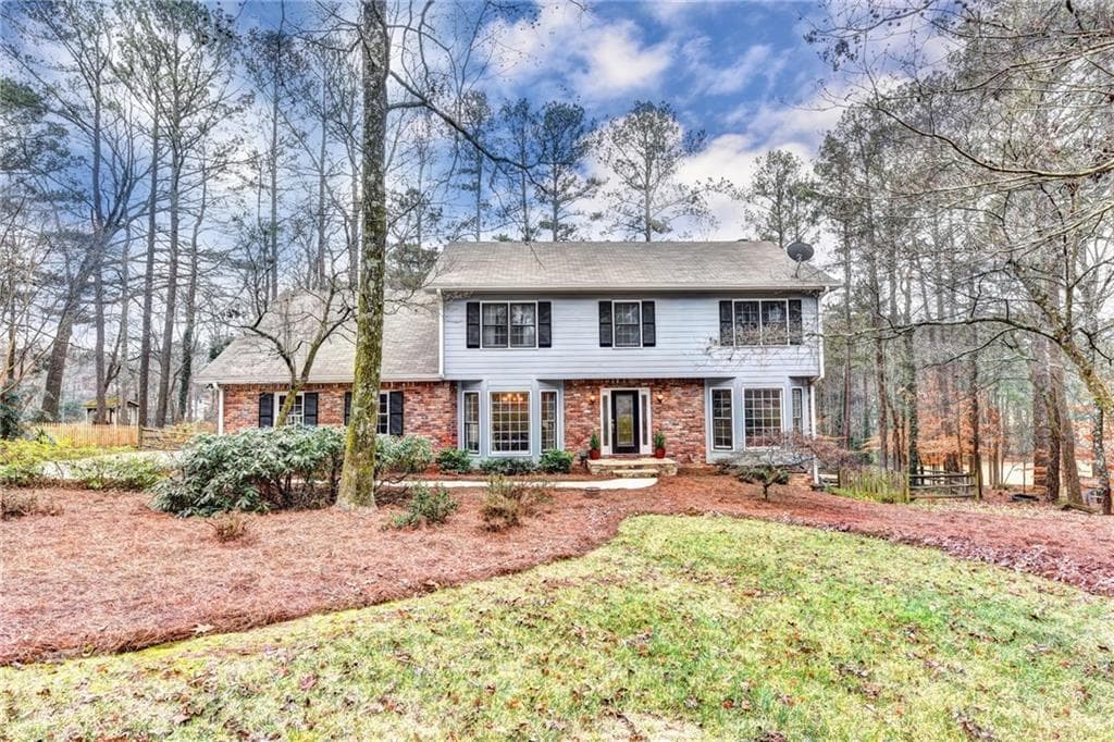 5 bedroom, 2,881 sq ft single family residence sold at 2730 Roxburgh Drive, Roswell, GA 30076