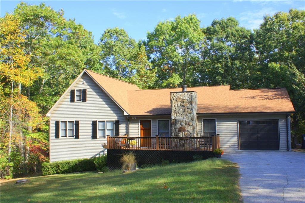 4 bedroom, 2,856 sq ft single family residence sold at 201 Arrow Wood Drive, Waleska, GA 30183