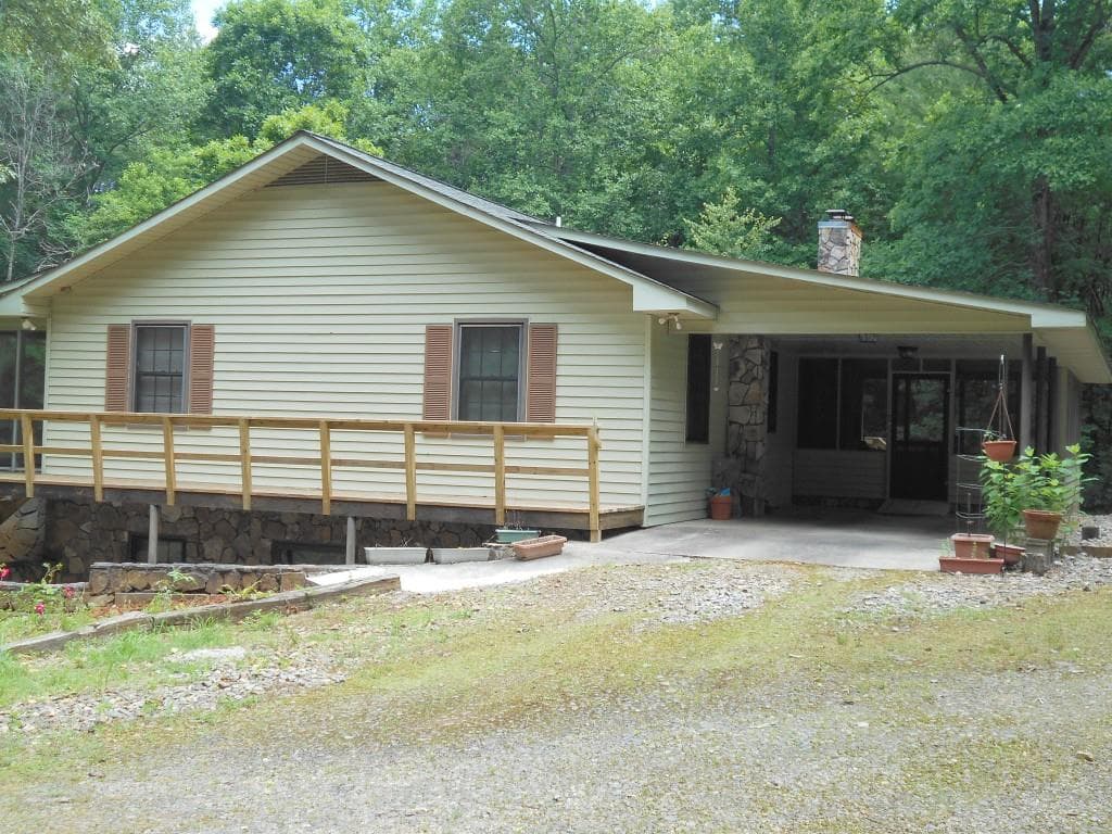 3 bedroom single family residence sold at 280 Old Gum Log Road, Blairsville, GA 30512