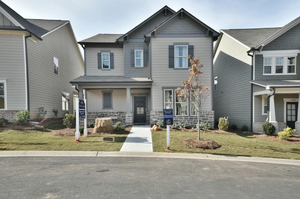 4 bedroom, 2,234 sq ft single family residence sold at 6032 Harbour Mist Drive, Flowery Branch, GA 30542