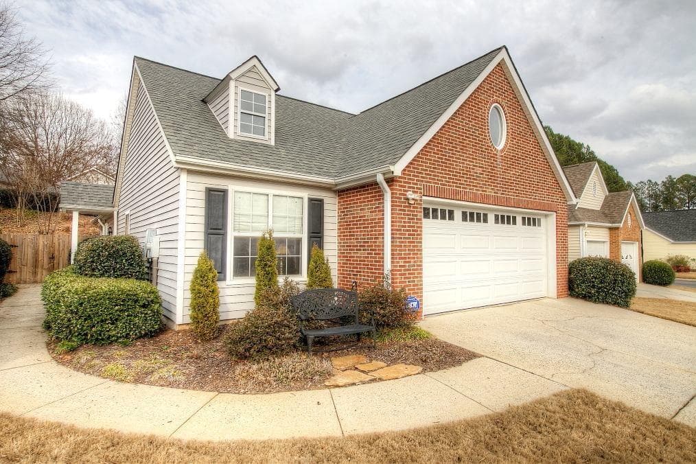 2 bedroom, 1,521 sq ft single family residence sold at 250 Dennis Drive, Alpharetta, GA 30009