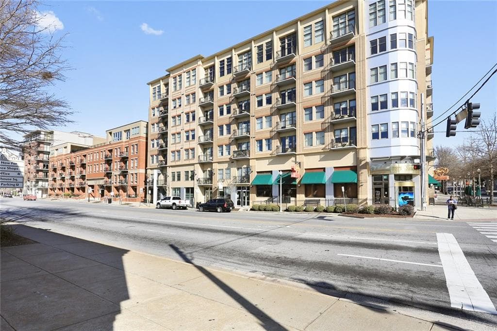 1 bedroom, 762 sq ft condominium sold at 201 W Ponce De Leon Avenue 333, Decatur, GA 30030