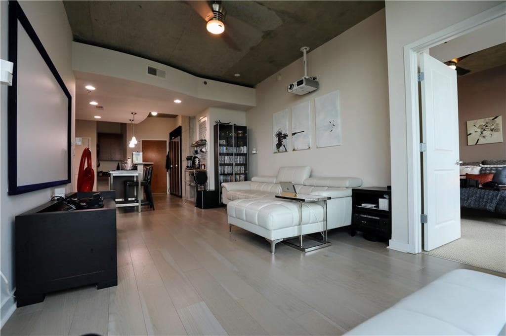 2 bedroom, 1,121 sq ft condominium sold at 361 17th Street 1616, Atlanta, GA 30363