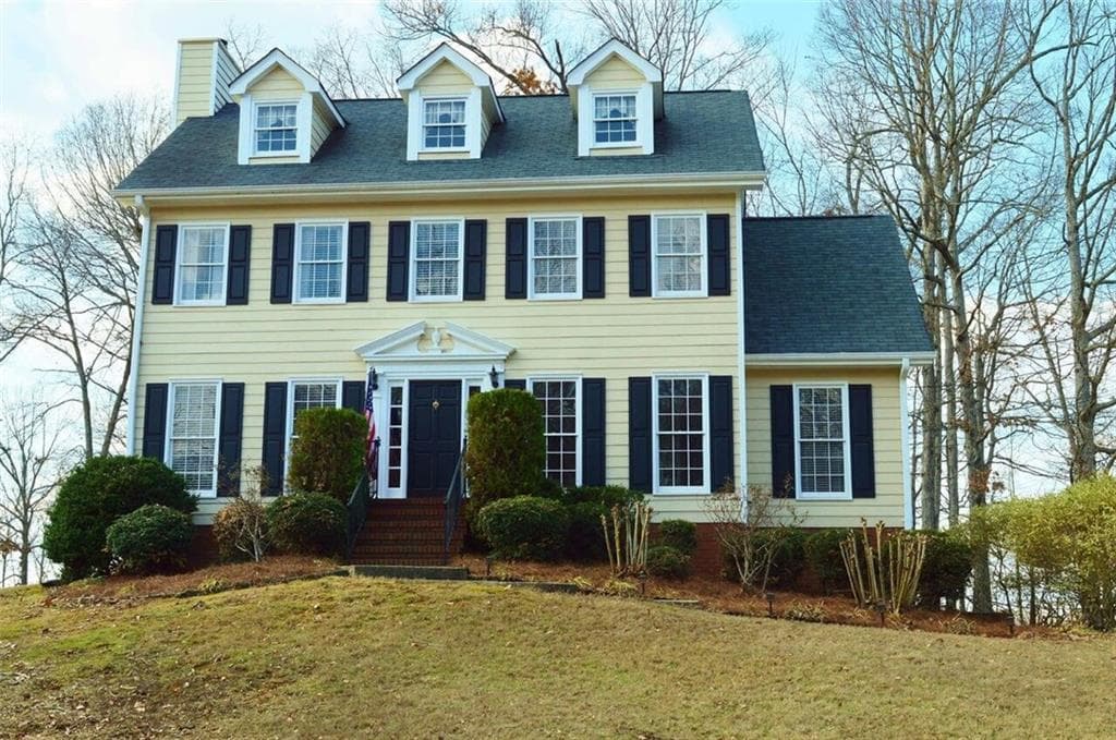 3 bedroom, 2,452 sq ft single family residence sold at 5040 Puritan Drive, Sugar Hill, GA 30518