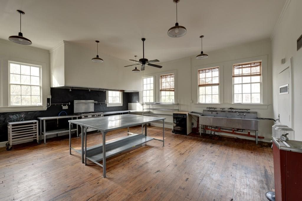 2 bedroom, 2,998 sq ft condominium sold at 138 Kirkwood Road 5, Atlanta, GA 30317