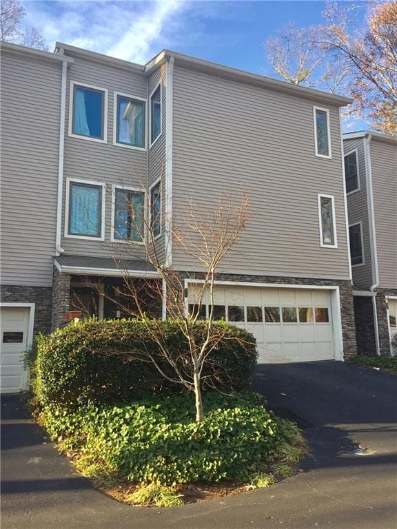 28 Basswood Circle 28, Sandy Springs, GA 30328 — most recent listing photo