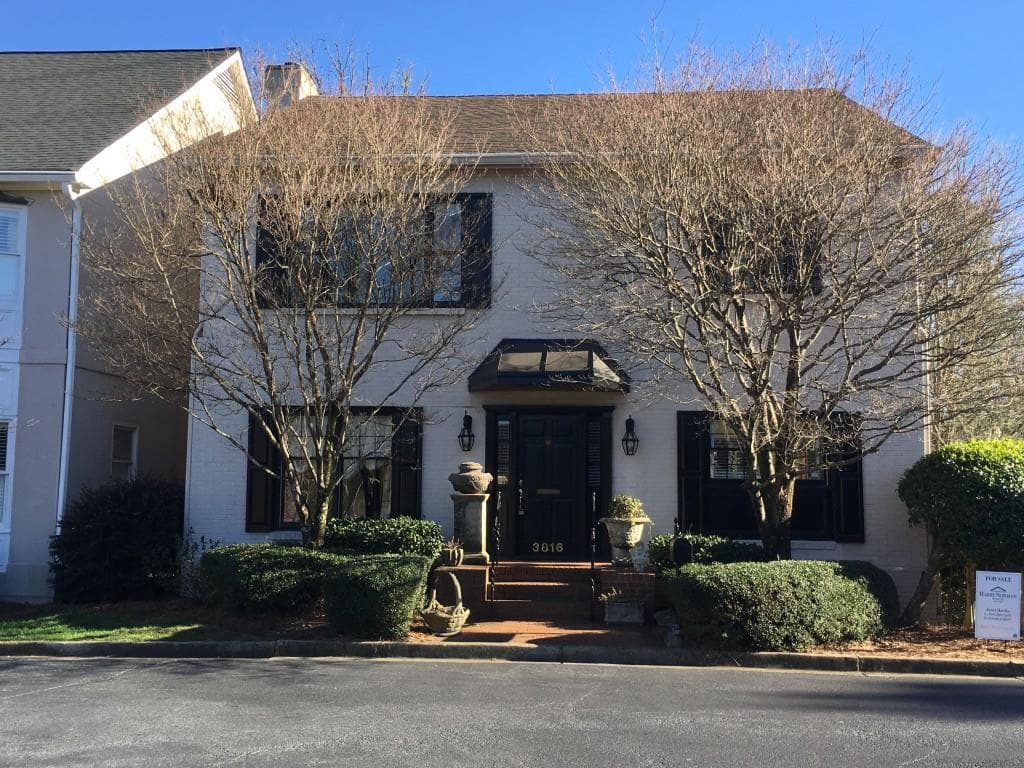 3 bedroom, 3,482 sq ft single family residence sold at 3816 Apsley Court, Atlanta, GA 30339