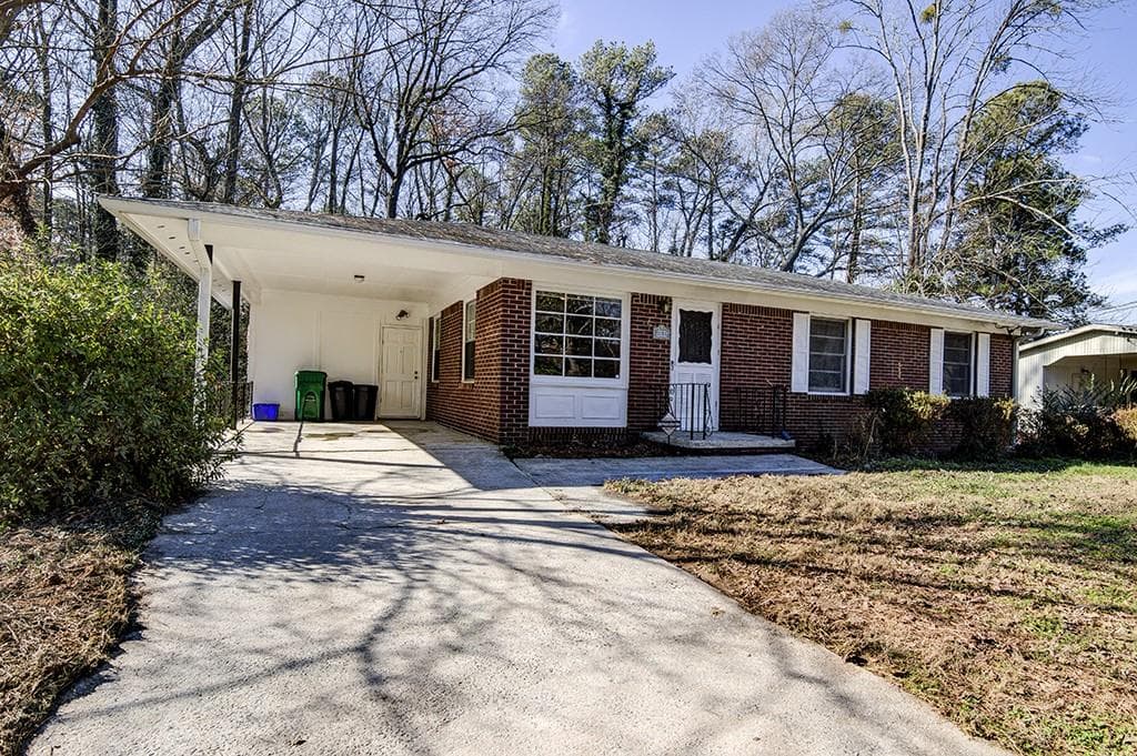 1016 Greenbriar Circle, Decatur, GA 30033 — most recent listing photo