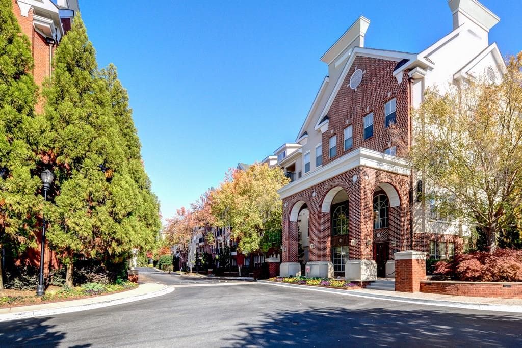 2 bedroom, 1,408 sq ft condominium sold at 1850 Cotillion Drive 3421, Atlanta, GA 30338