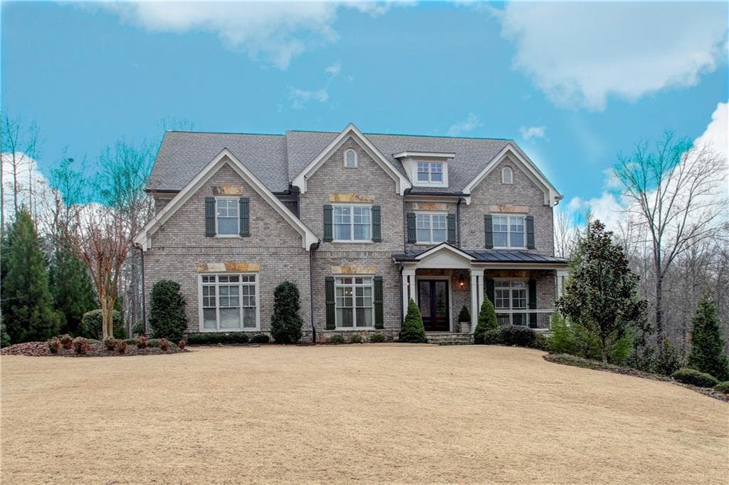 5 bedroom, 5,247 sq ft single family residence sold at 6010 Riverside Park Drive, Roswell, GA 30076