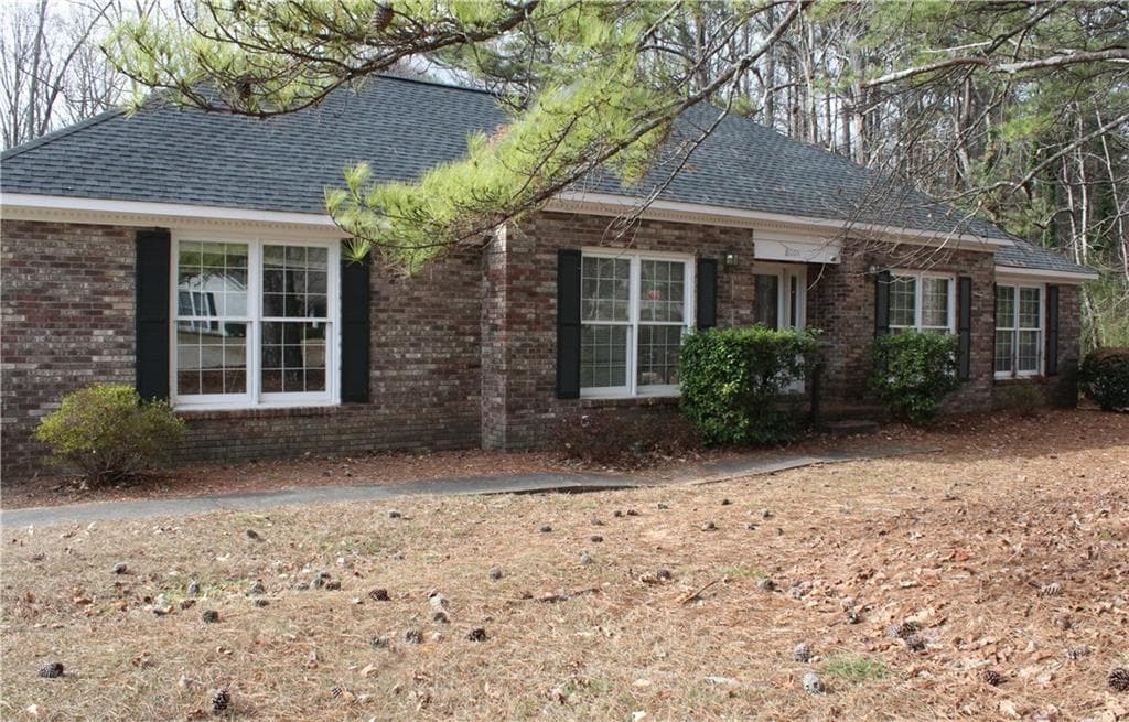 8001 Henderson Court, Alpharetta, GA 30004 — most recent listing photo