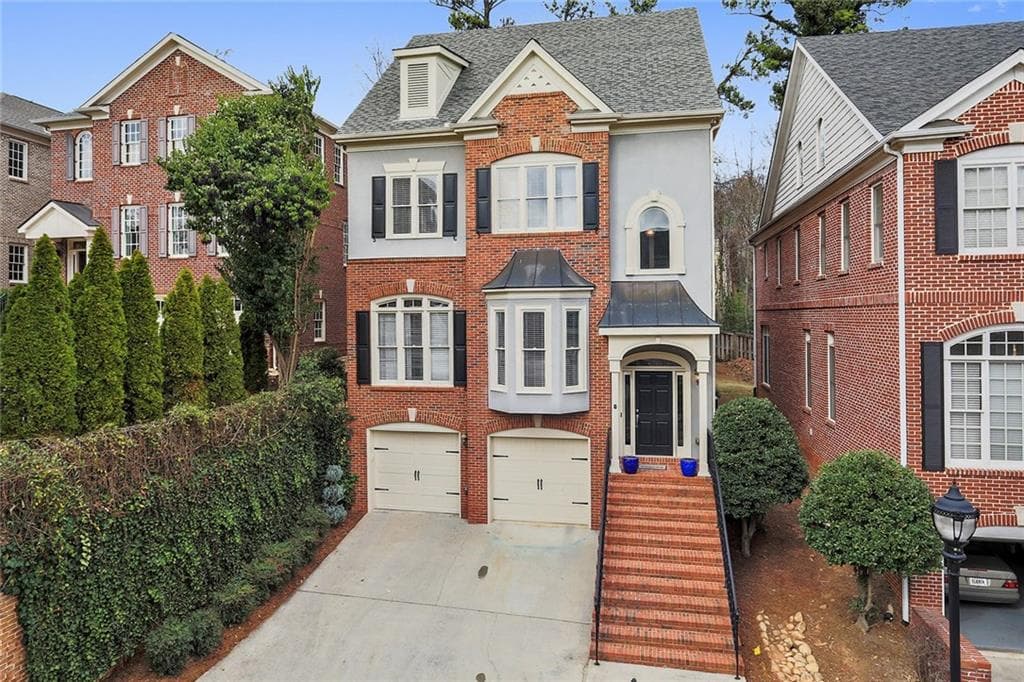 4 bedroom, 2,900 sq ft single family residence sold at 2694 Lenox Road, Atlanta, GA 30324