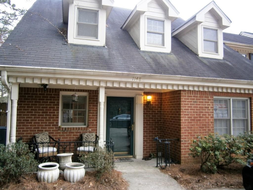 3 bedroom, 2,470 sq ft townhouse sold at 1148 Pitts Road, Atlanta, GA 30350