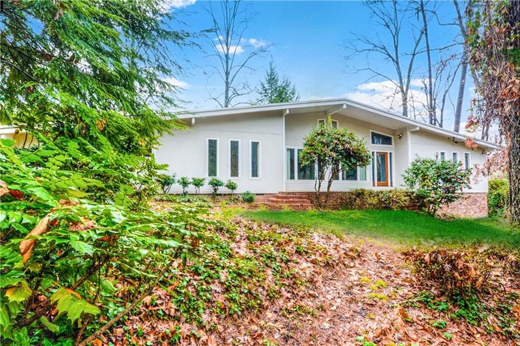 4 bedroom, 2,381 sq ft single family residence sold at 4231 McClatchey Circle, Atlanta, GA 30342