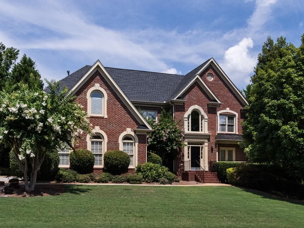 6 bedroom, 4,228 sq ft single family residence sold at 210 Seale Lane, Alpharetta, GA 30022
