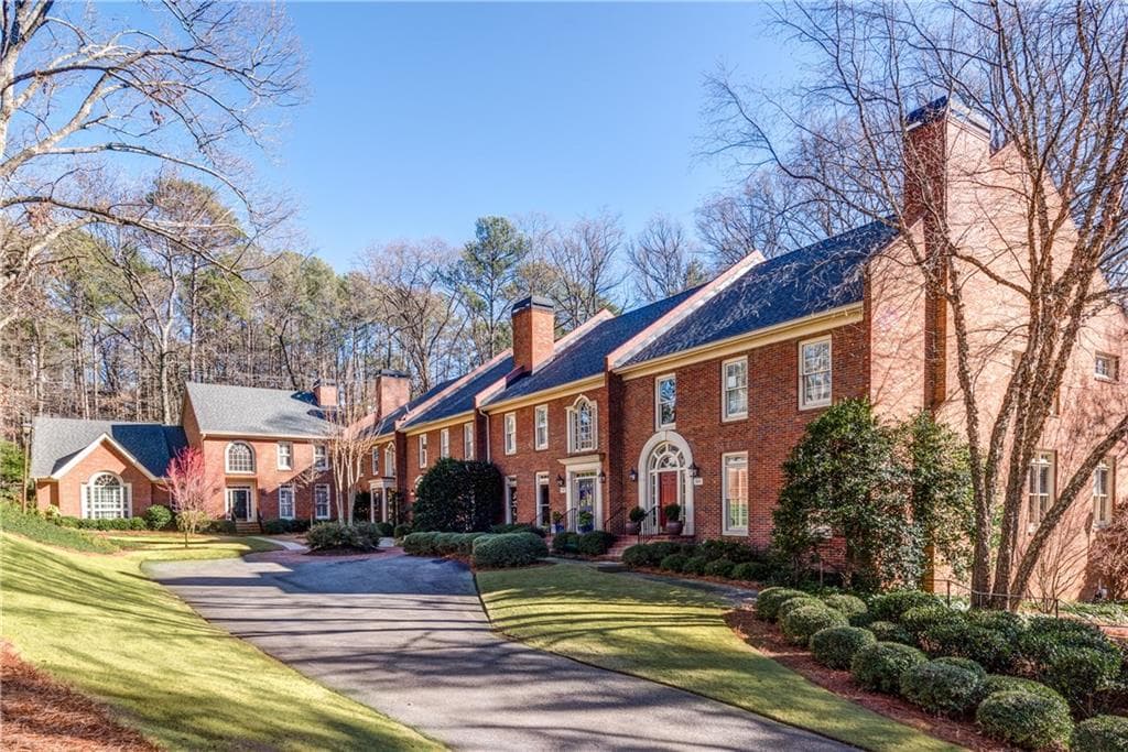 3 bedroom, 2,852 sq ft townhouse sold at 1210 Glendeven Court, Atlanta, GA 30318