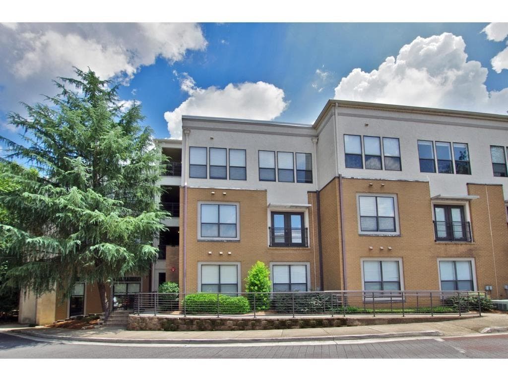 1 bedroom, 650 sq ft condominium sold at 821 Ralph McGill Boulevard 2213, Atlanta, GA 30306