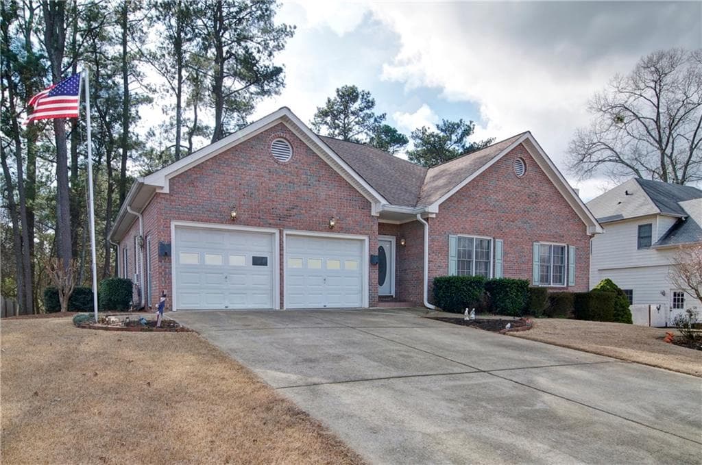 326 Lisa Lane, Acworth, GA 30102 — most recent listing photo