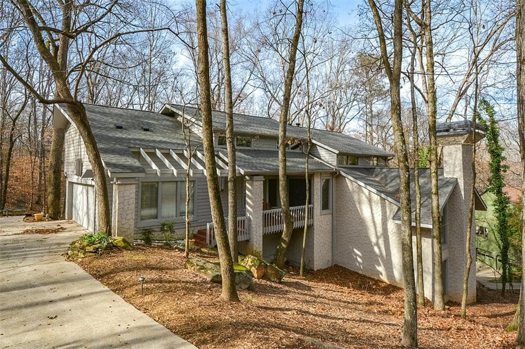 9075 Martin Road, Roswell, GA 30076 — most recent listing photo