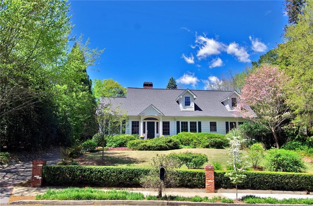 5 bedroom, 3,286 sq ft single family residence sold at 1054 Oakdale Road, Atlanta, GA 30307