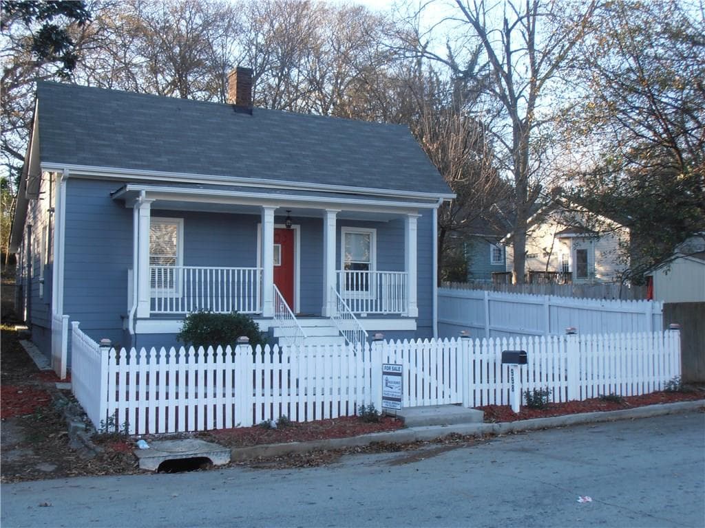 2 bedroom, 1,150 sq ft single family residence sold at 998 Tilden Street, Atlanta, GA 30318