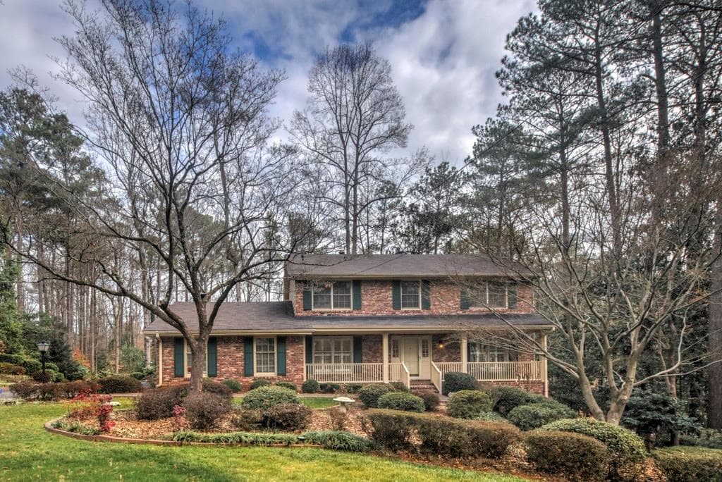 4 bedroom single family residence sold at 4269 Paces Ferry Road, Atlanta, GA 30339
