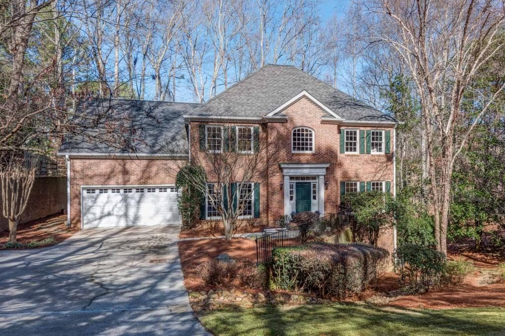 6 bedroom, 3,090 sq ft single family residence sold at 10530 Haynes Forest Drive, Alpharetta, GA 30022
