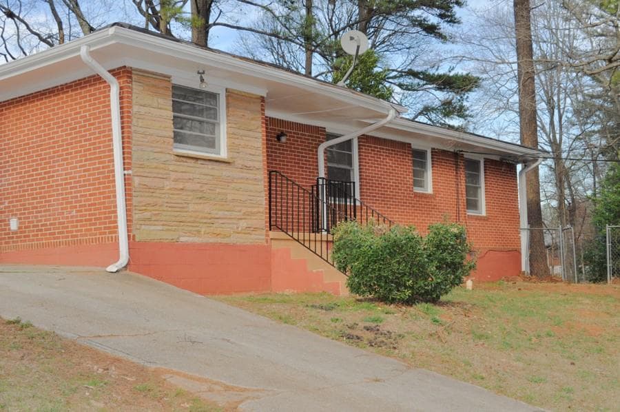 3 bedroom, 1,177 sq ft single family residence sold at 1826 Flintwood Drive, Atlanta, GA 30316