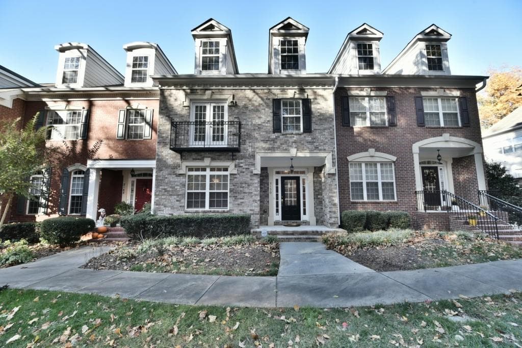 2 bedroom, 2,240 sq ft townhouse sold at 3150 Mercer University Drive, Atlanta, GA 30341