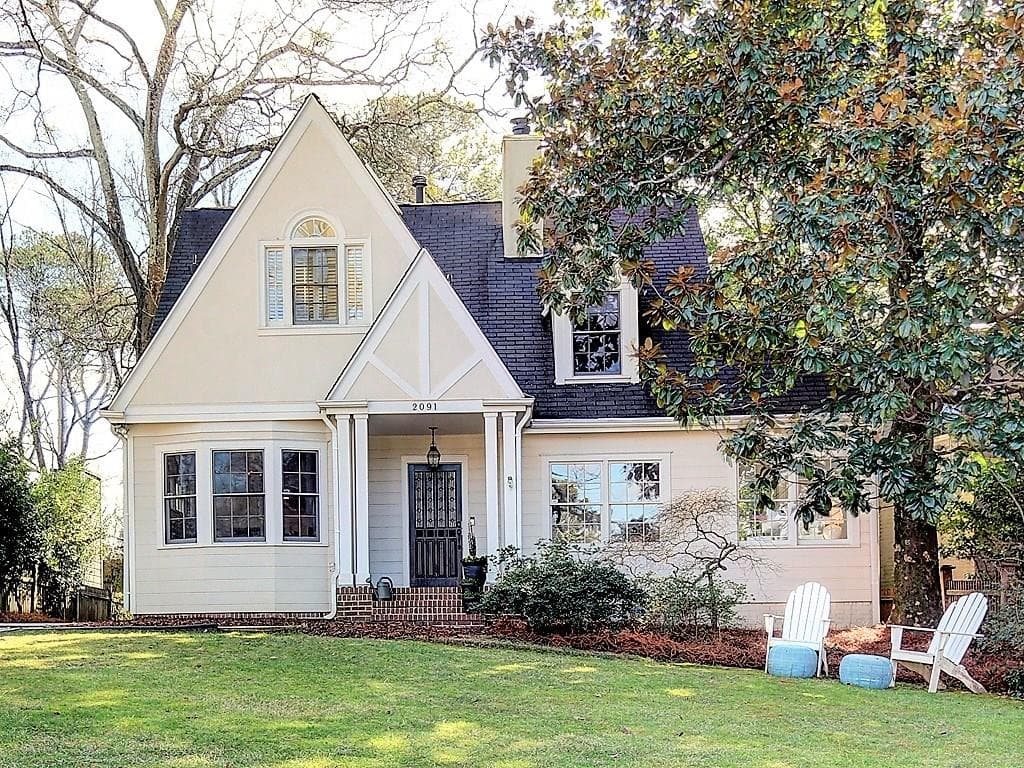 4 bedroom, 2,940 sq ft single family residence sold at 2091 McKinley Road, Atlanta, GA 30318