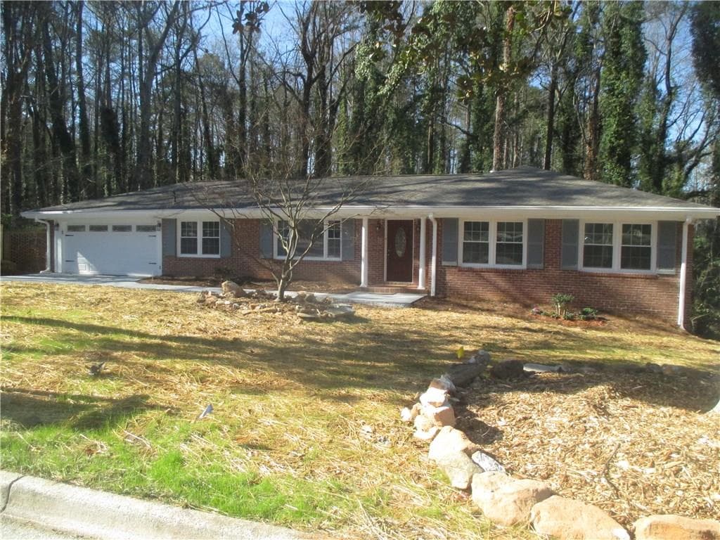 4 bedroom, 1,658 sq ft single family residence sold at 490 E Kildare Avenue, Atlanta, GA 30318
