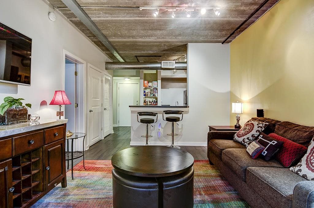 1 bedroom, 647 sq ft condominium sold at 800 Peachtree Street 1101, Atlanta, GA 30308